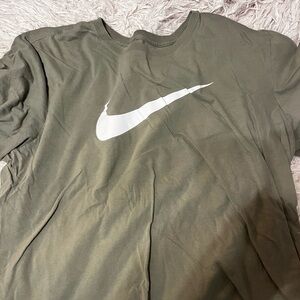 Nike Tee Shirt || Size XL ||
